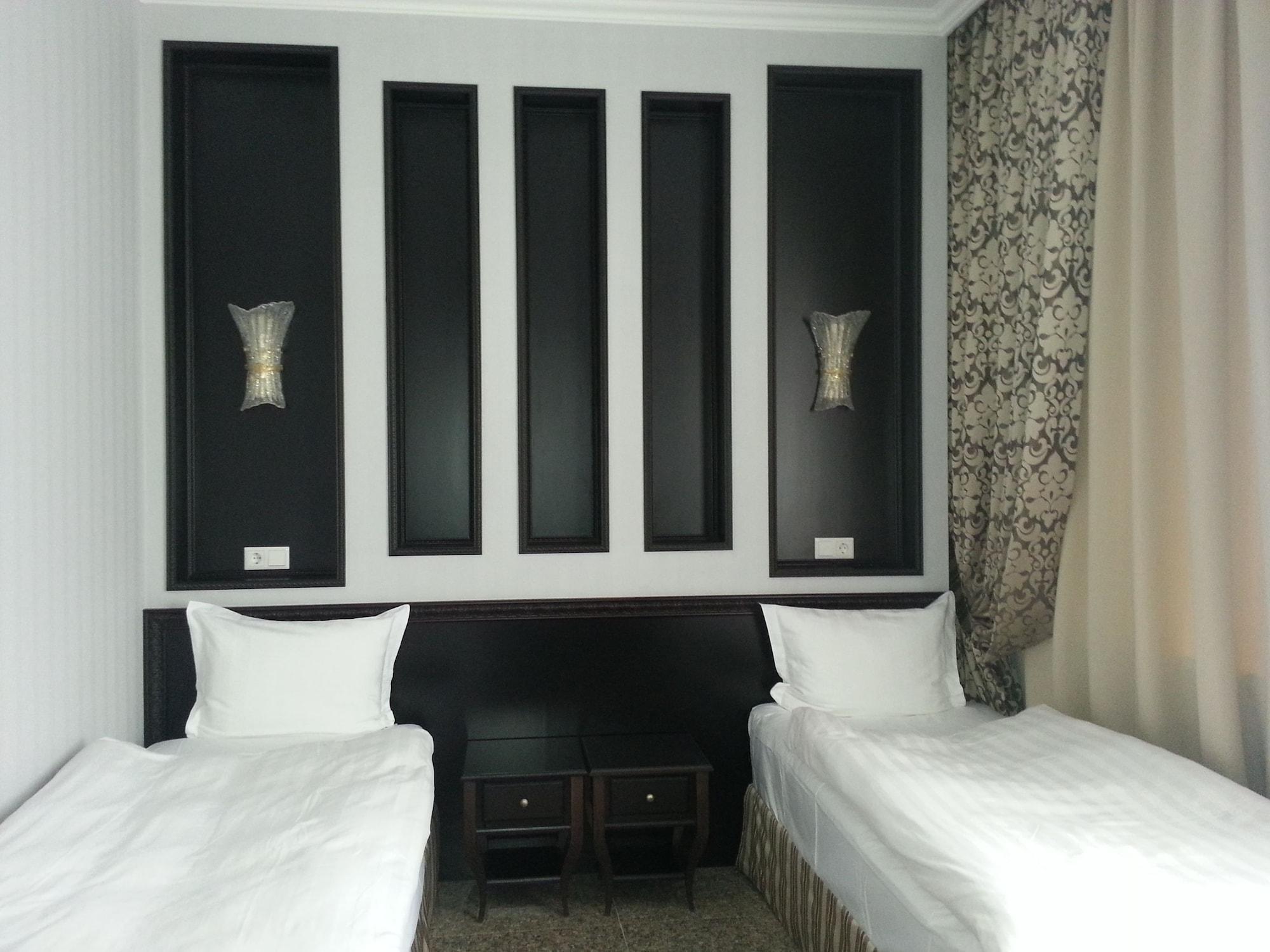 Royal Petrol Hotel Taldikorgan Dış mekan fotoğraf