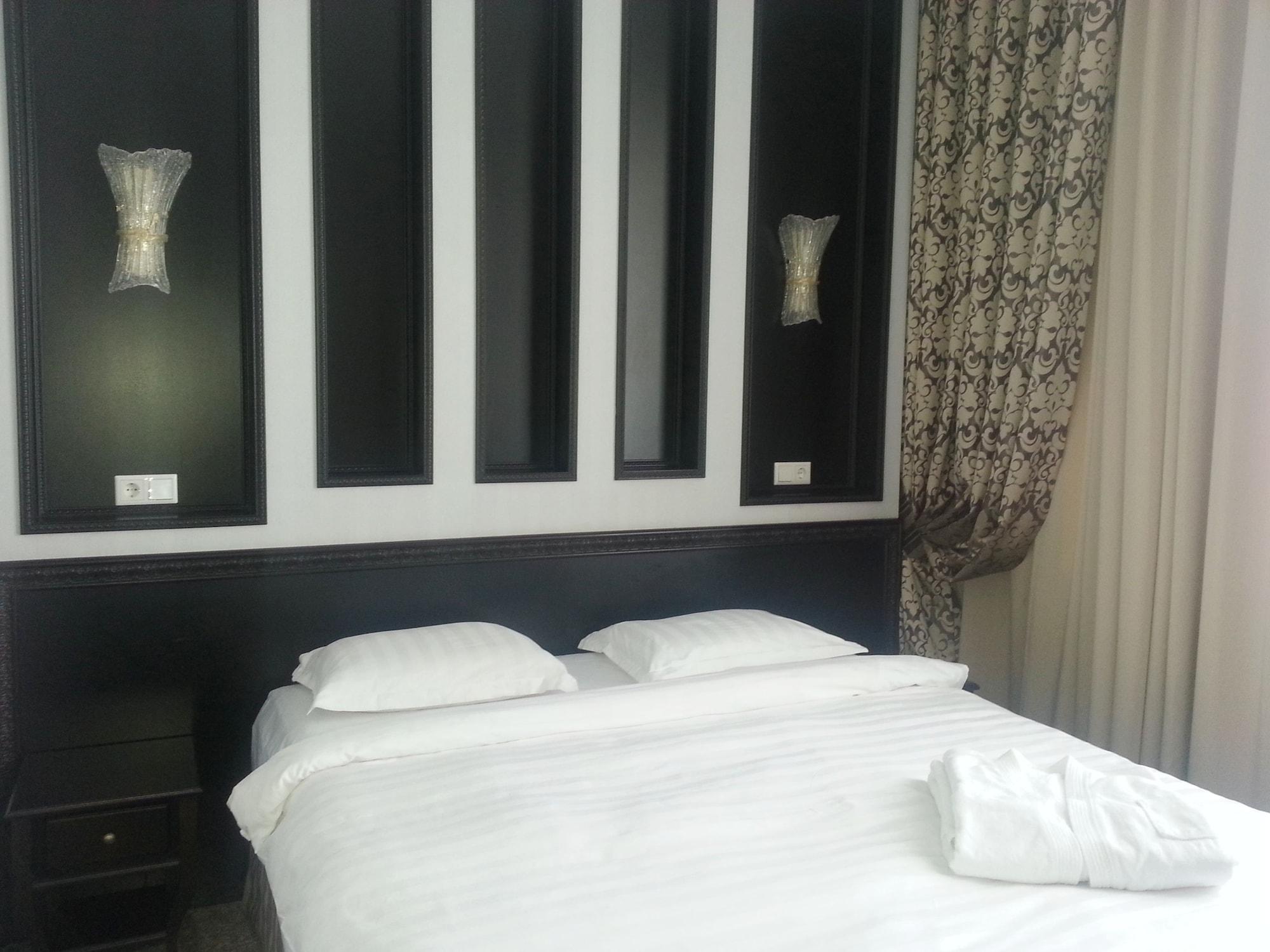 Royal Petrol Hotel Taldikorgan Dış mekan fotoğraf